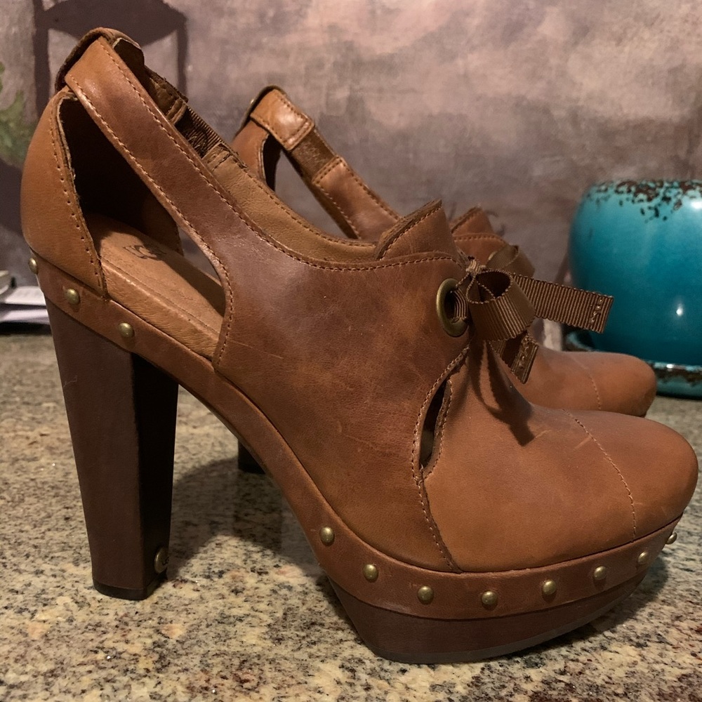 UGG Australia Celestina Size 8